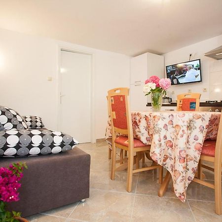 Apartments Melita Krk Town Kültér fotó